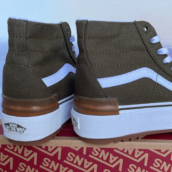 Vans WMNS Sk8-Hi Tapered
Canvas Dark Olive
VN0005U2D0L
Platforms Sneakers - Picture 14 of 16